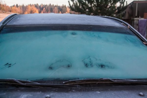 Почему запотевают стекла в машине: что положить в салон авто, чтобы проблемы больше не было 