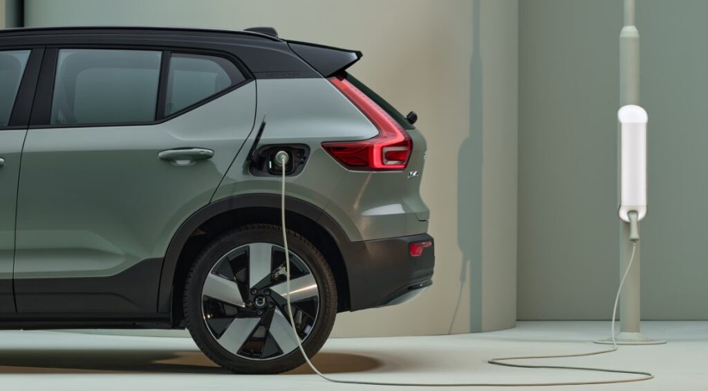 Volvo XC40 Recharge можливості заощадження на пальному